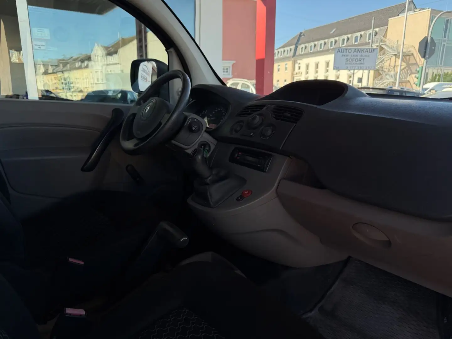 Vehicle image, number 9