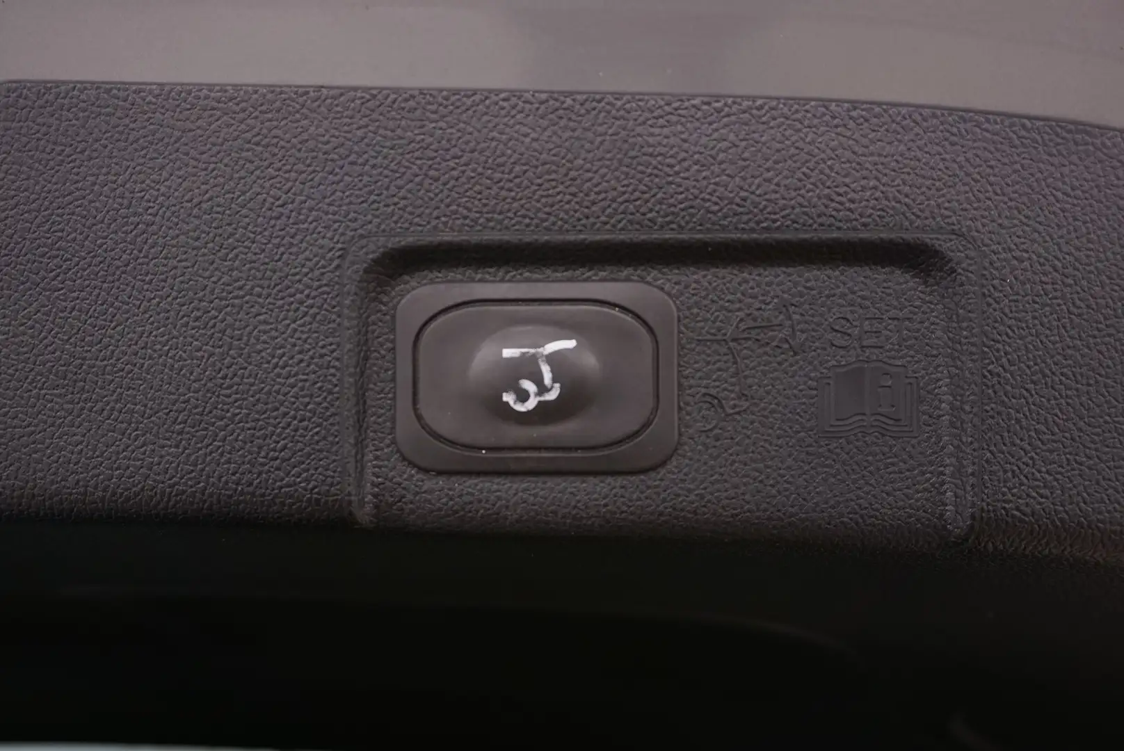 Vehicle image, number 17