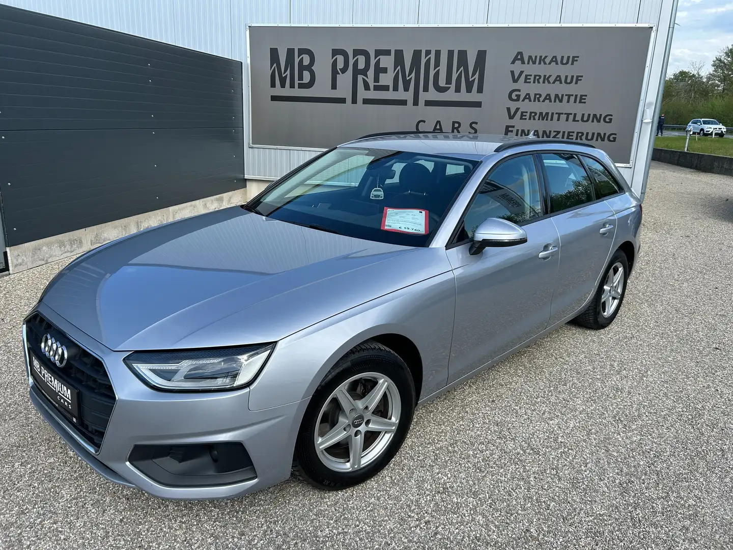 Vehicle image, number 9
