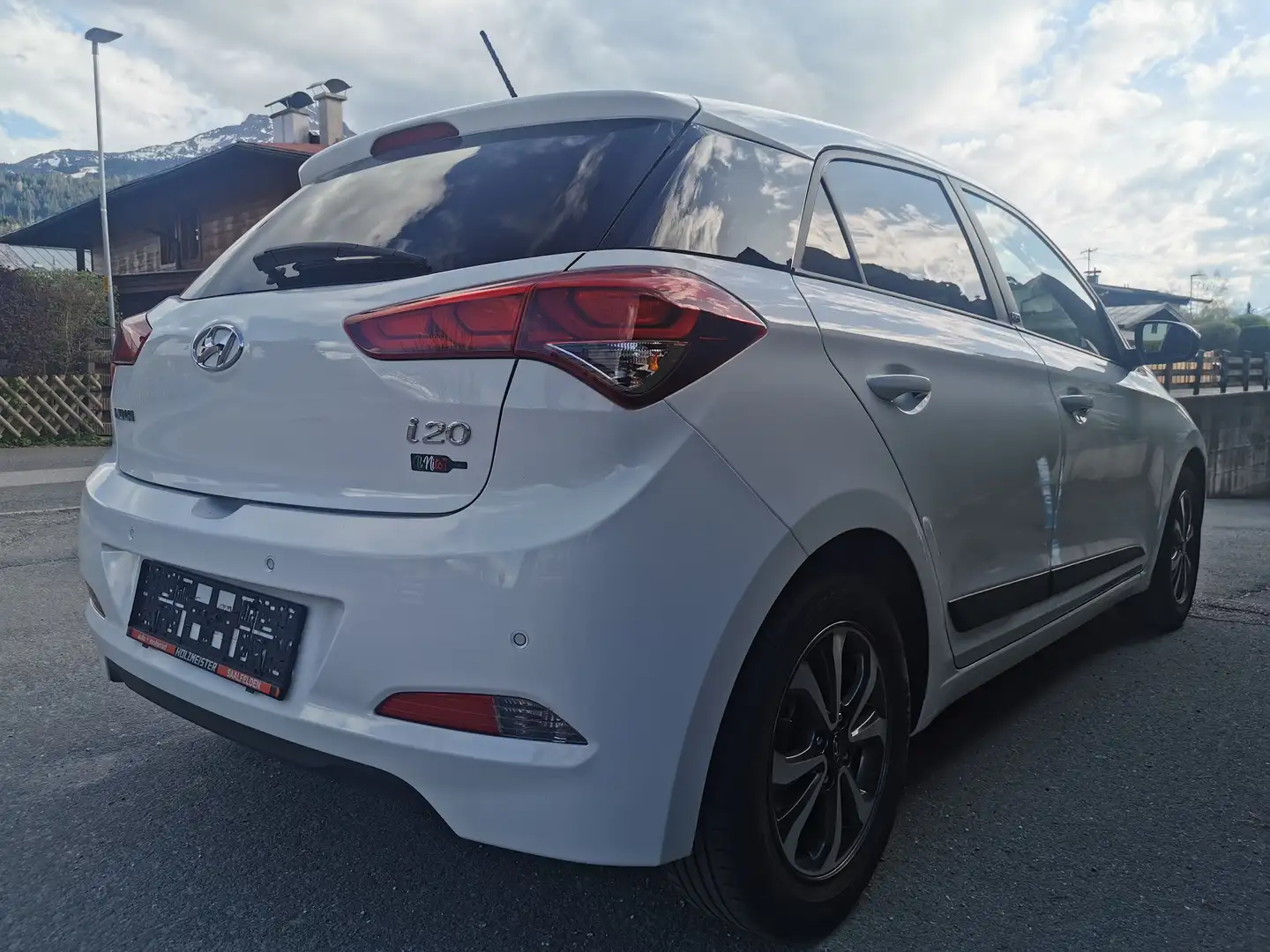 Vehicle image, number 2