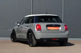 Vehicle image thumbnail, number 4