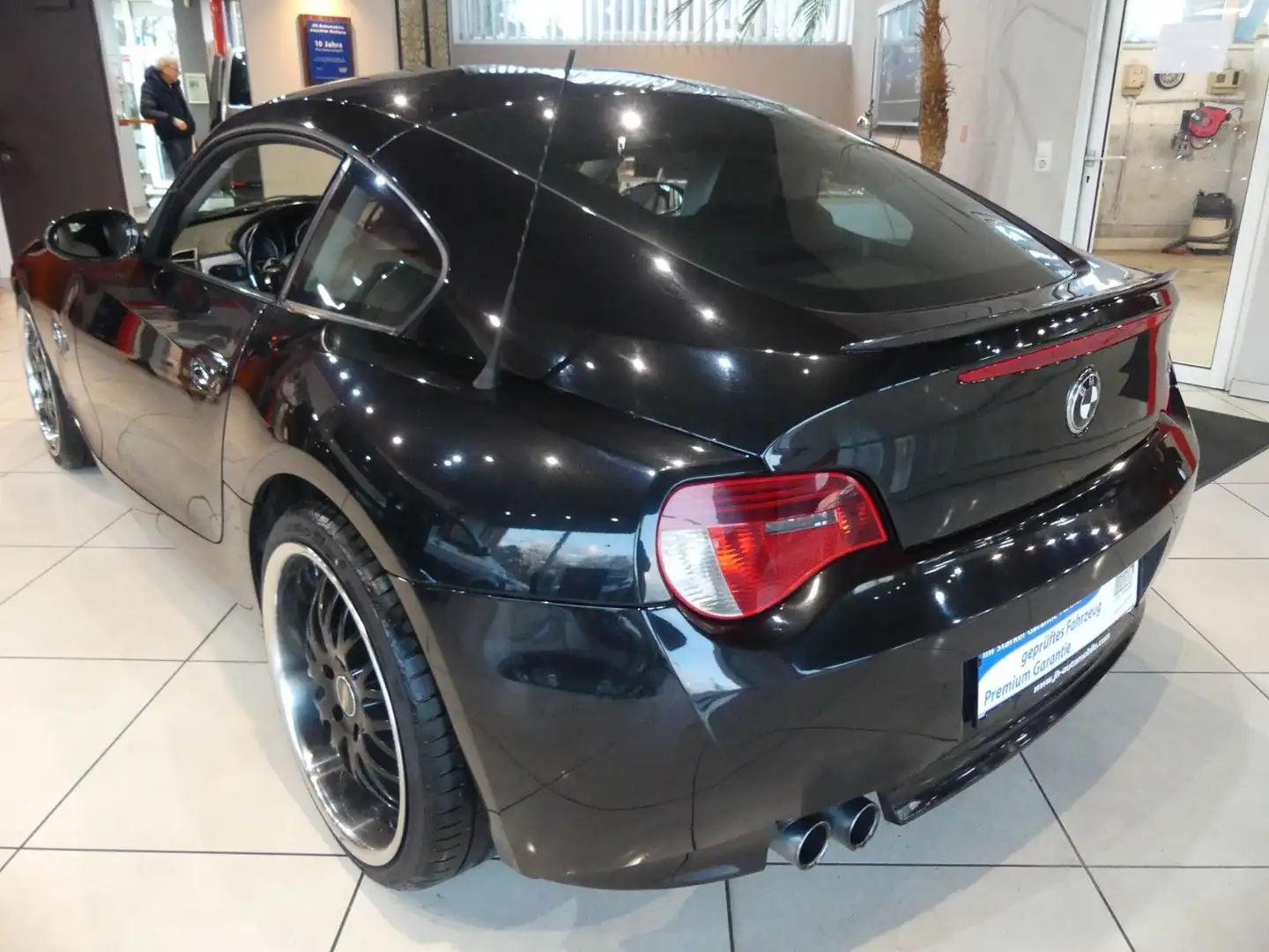 Vehicle image, number 9