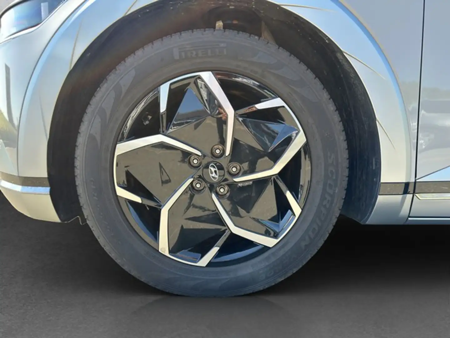 Vehicle image, number 15