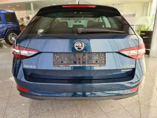 Vehicle image thumbnail, number 4