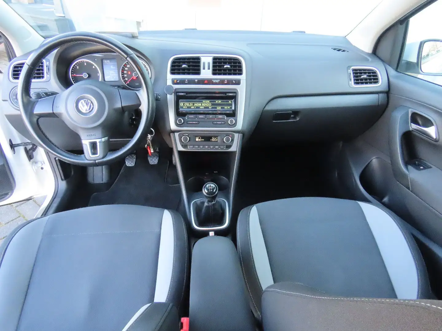 Vehicle image, number 9