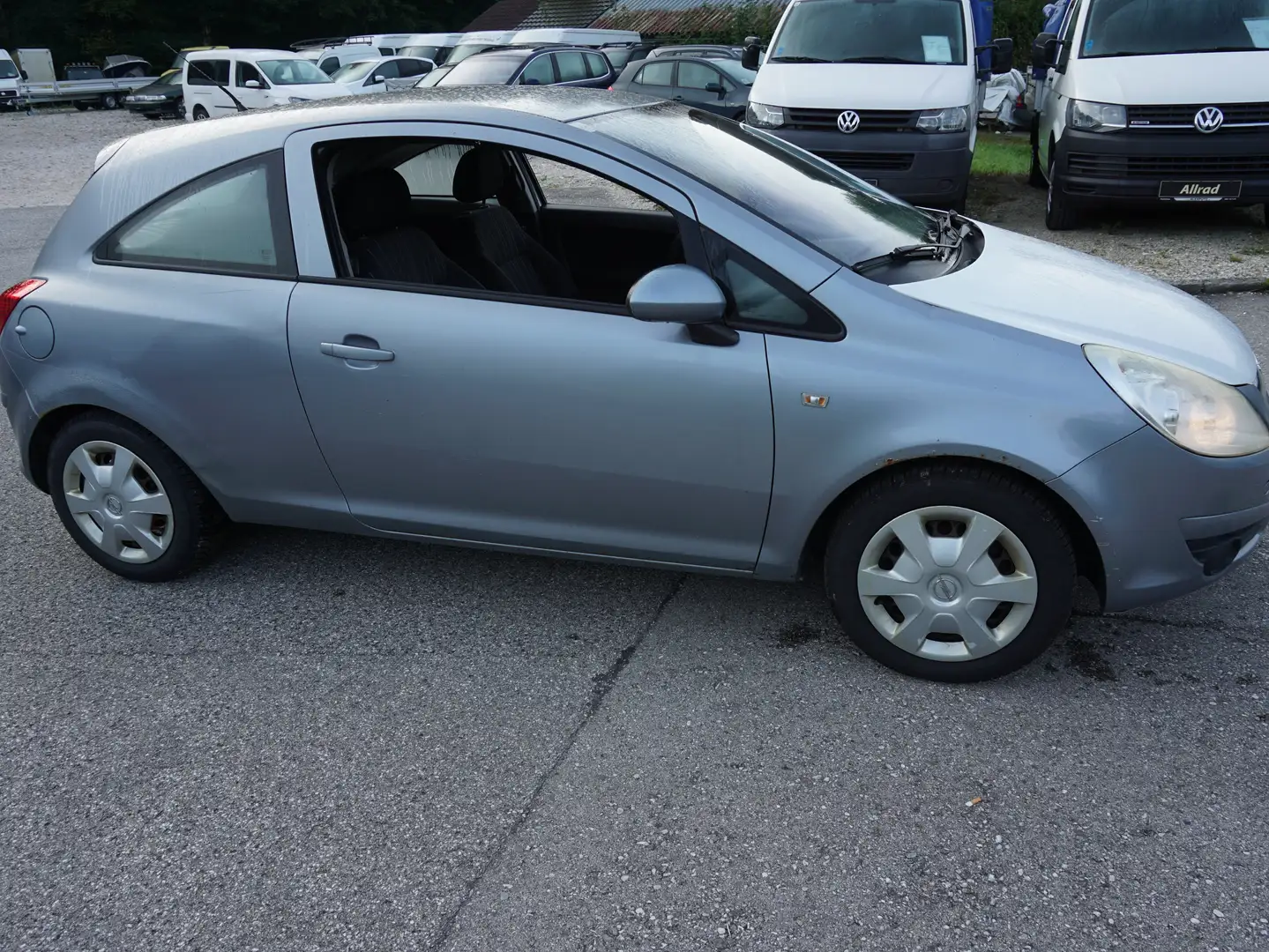 Vehicle image, number 10