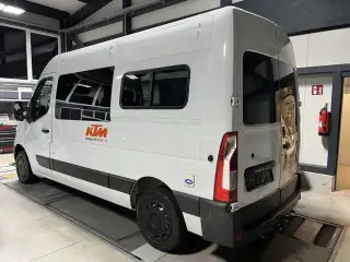 Vehicle image thumbnail, number 3