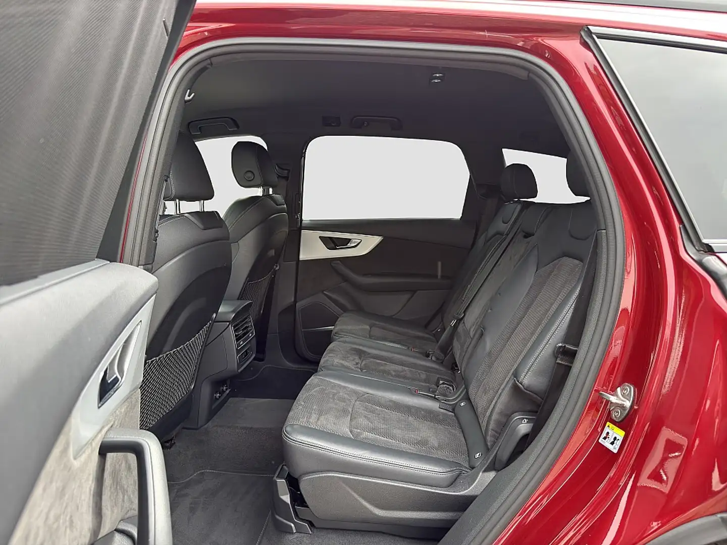 Vehicle image, number 12