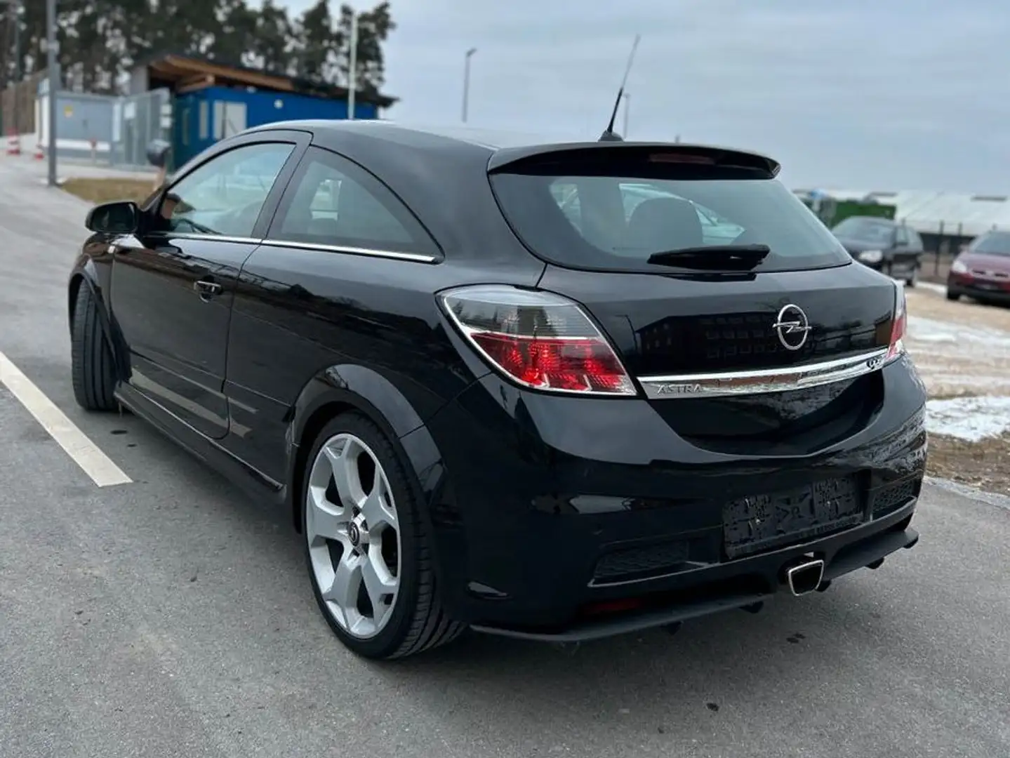 Vehicle image, number 3