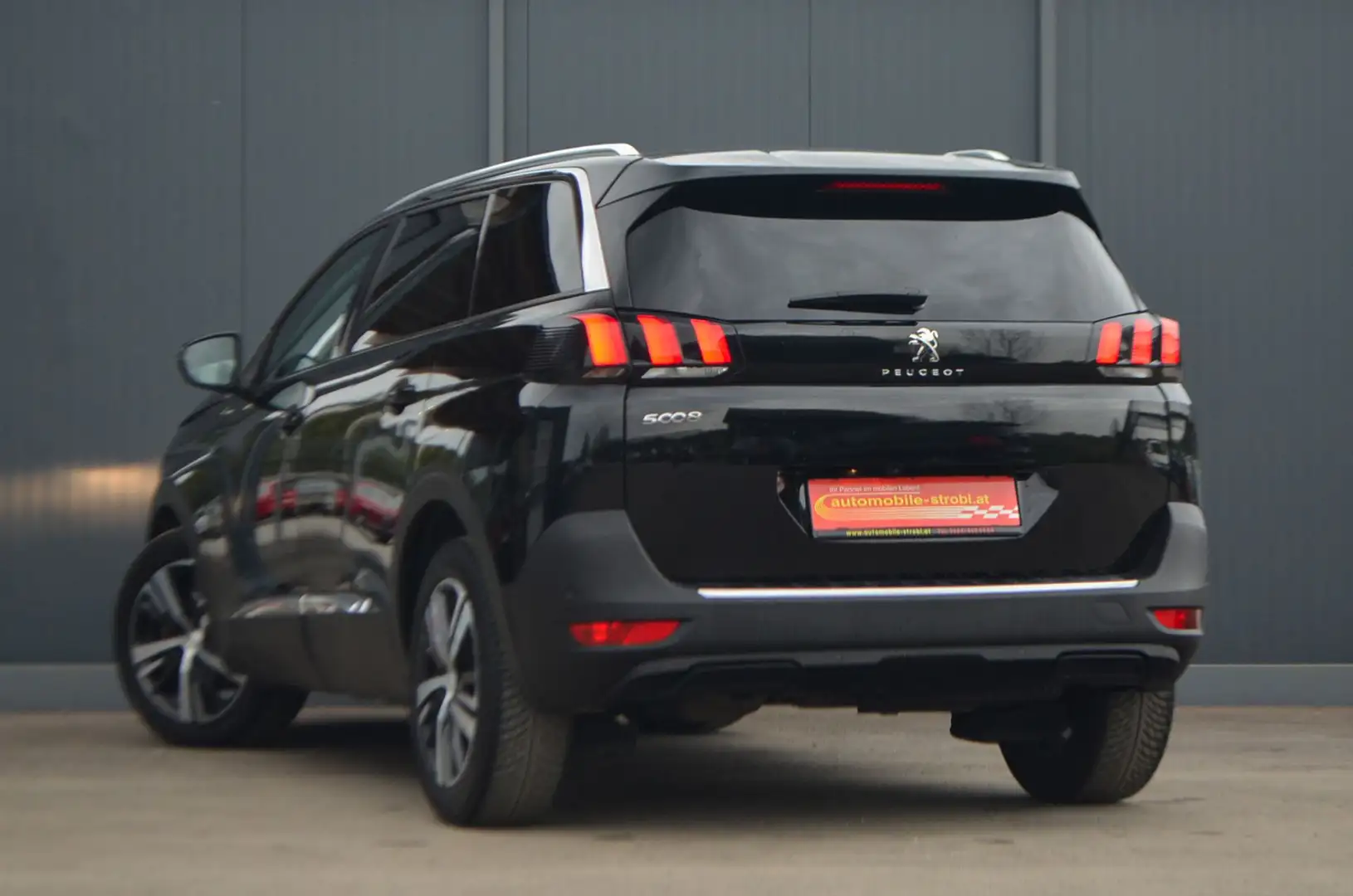 Vehicle image, number 4