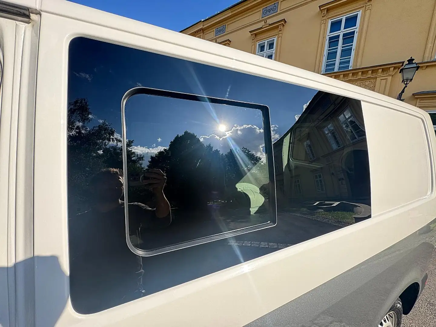 Vehicle image, number 7