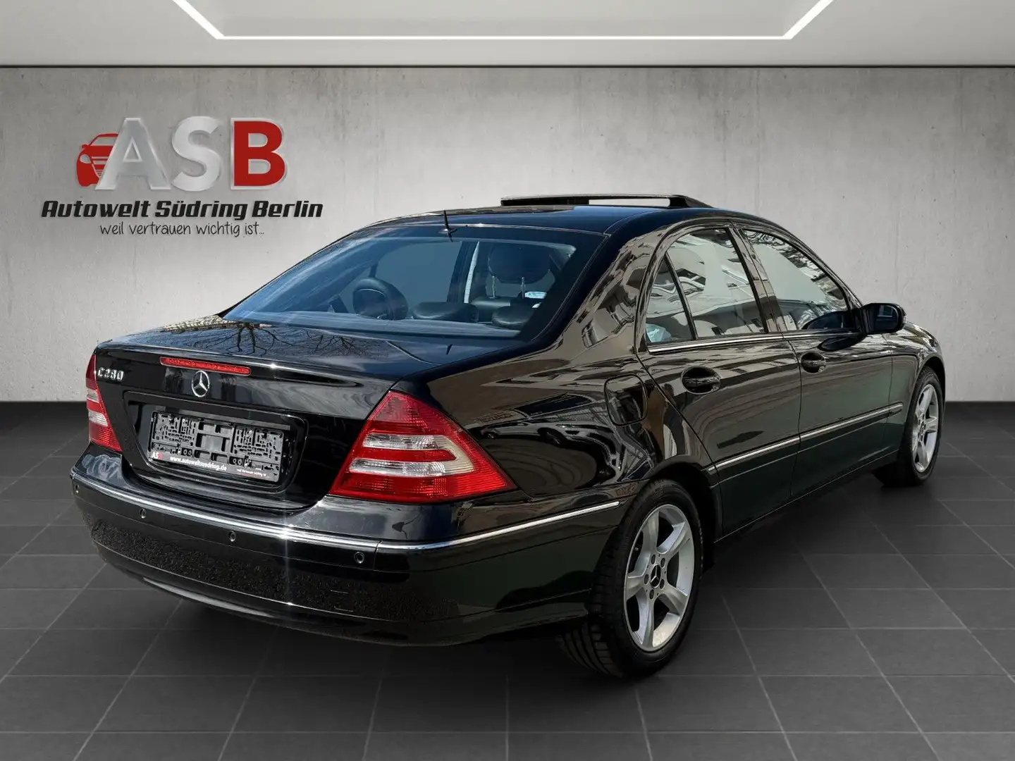 Vehicle image, number 14
