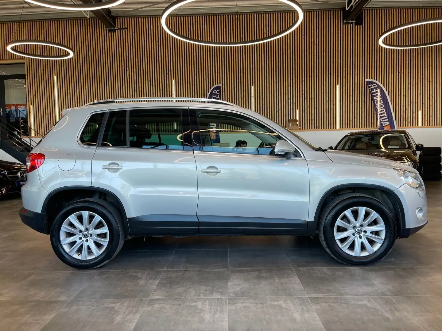 Vehicle image, number 17