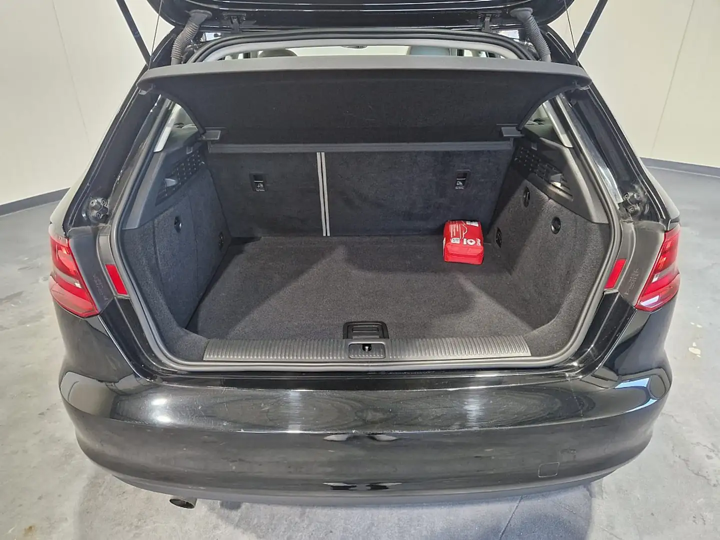 Vehicle image, number 9