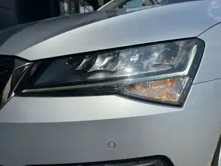 Vehicle image thumbnail, number 8