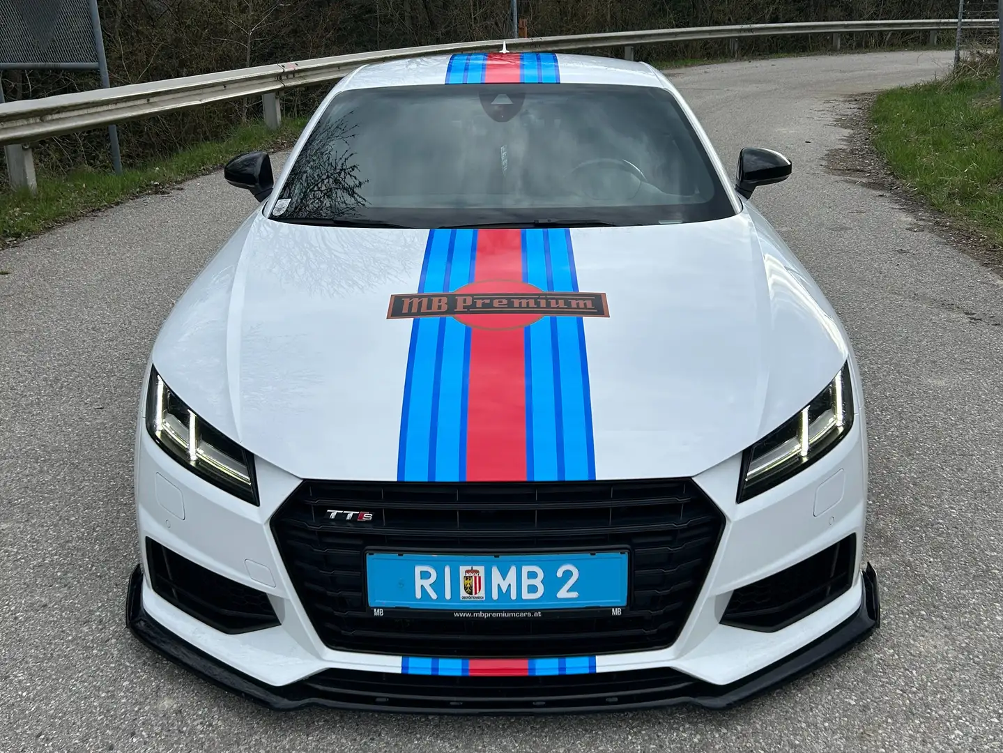 Vehicle image, number 4