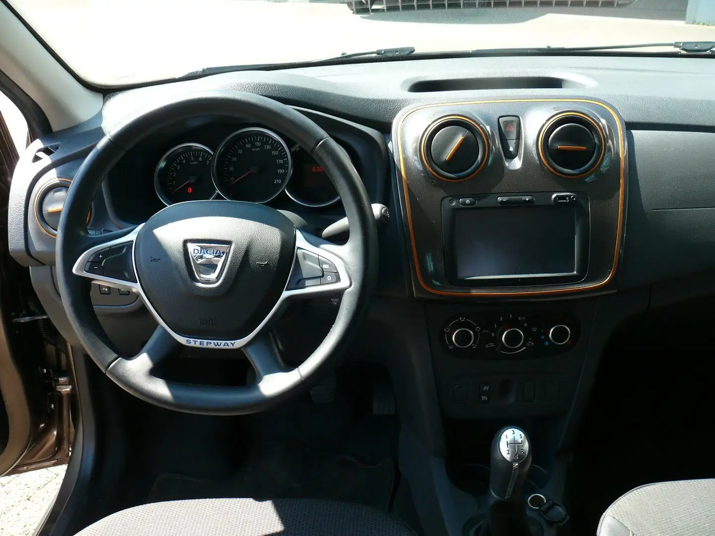 Vehicle image, number 19