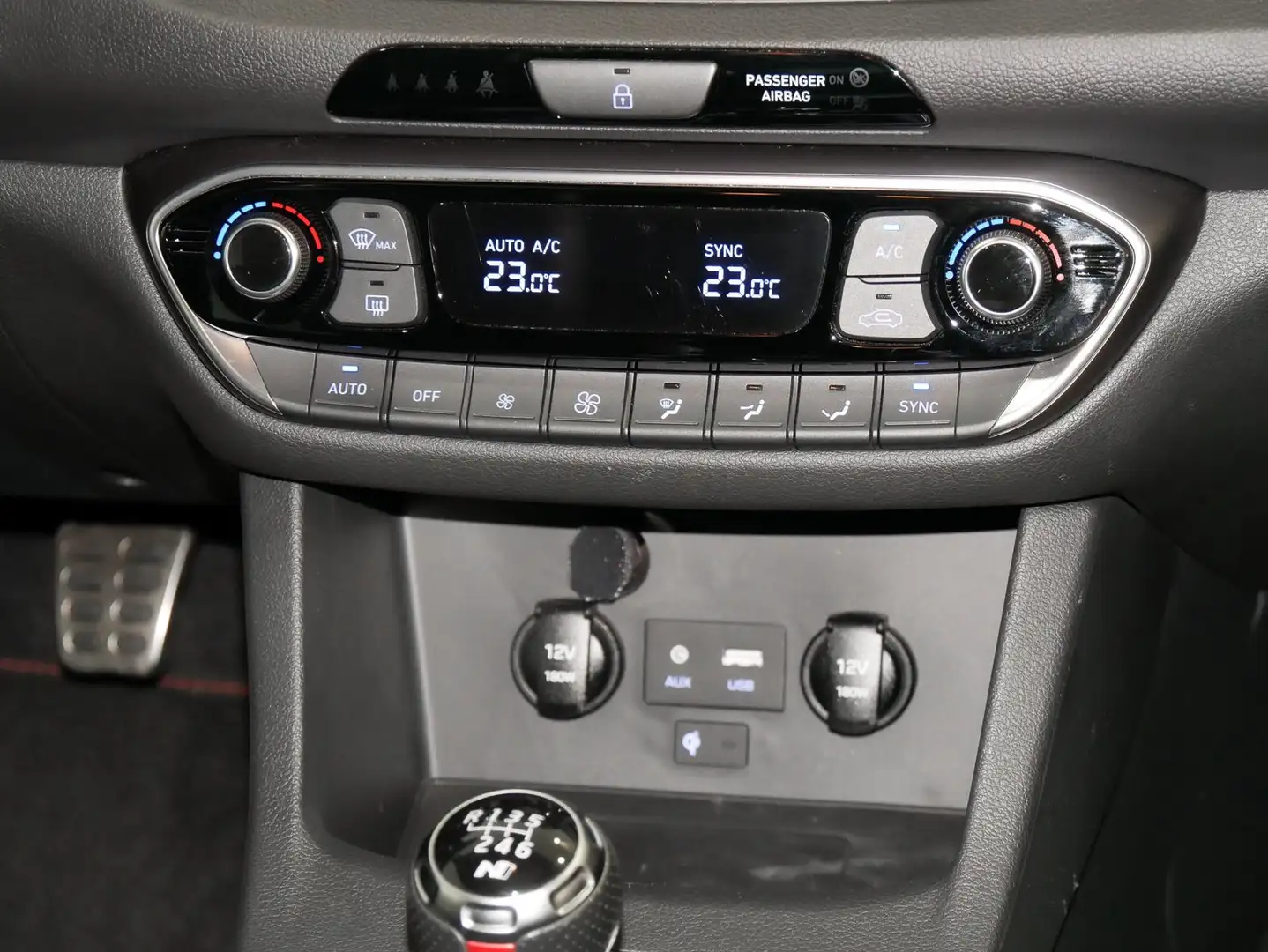 Vehicle image, number 9