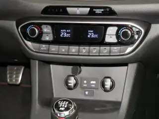 Vehicle image thumbnail, number 9