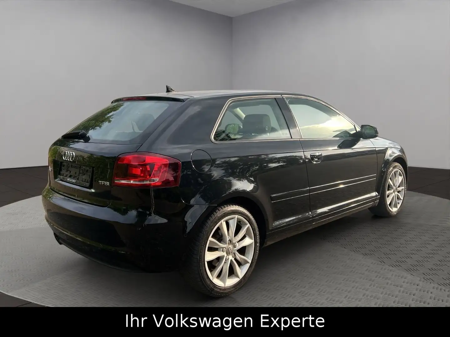 Vehicle image, number 6