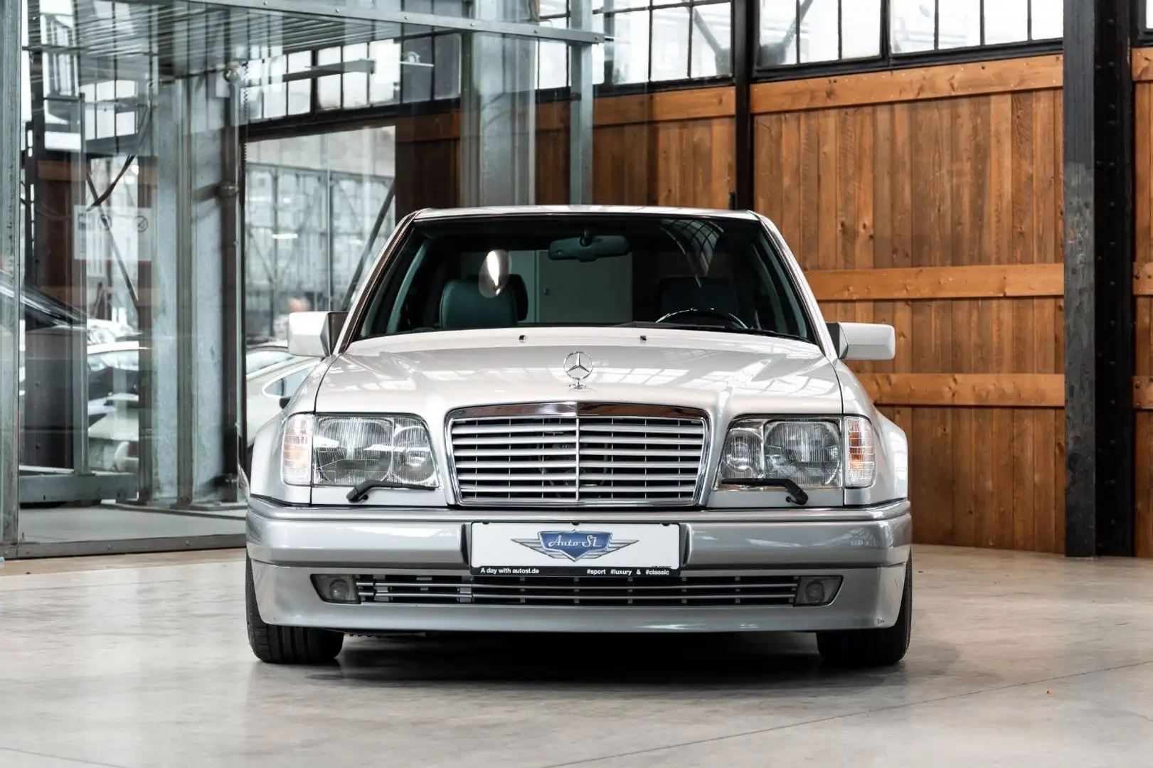 Vehicle image, number 3