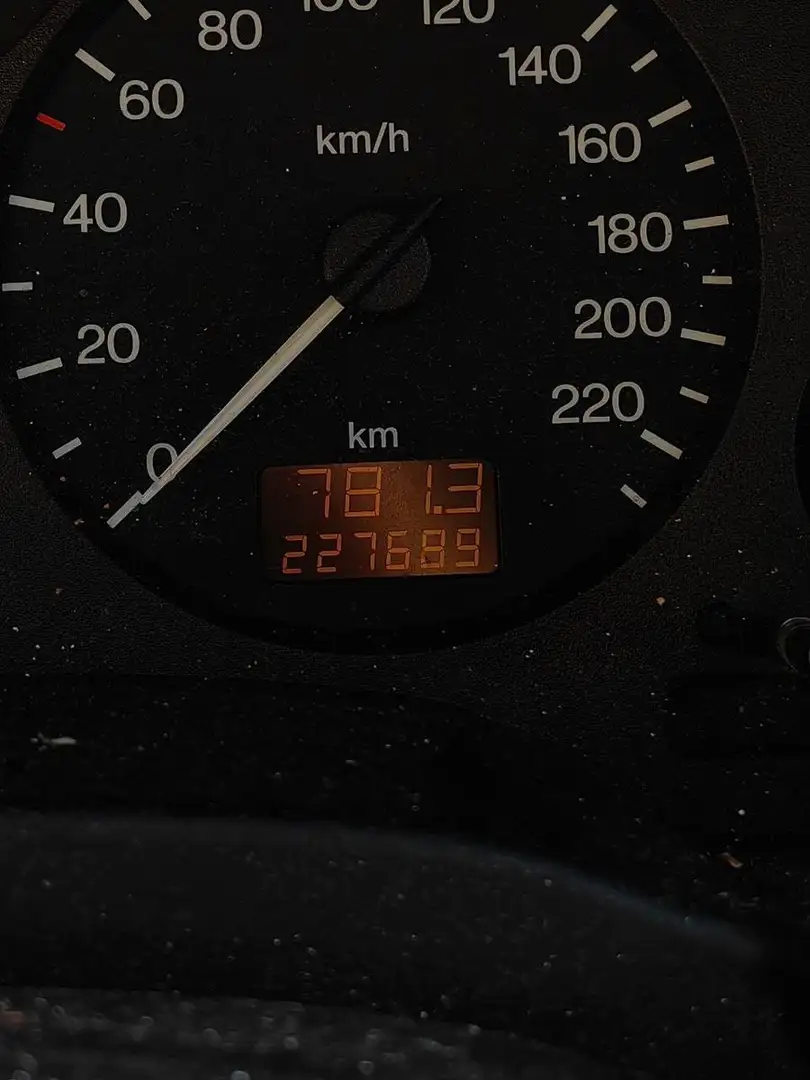 Vehicle image, number 4