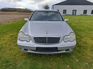 Vehicle image thumbnail, number 8