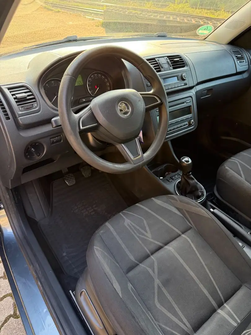 Vehicle image, number 9