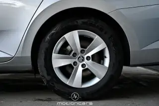 Vehicle image thumbnail, number 8