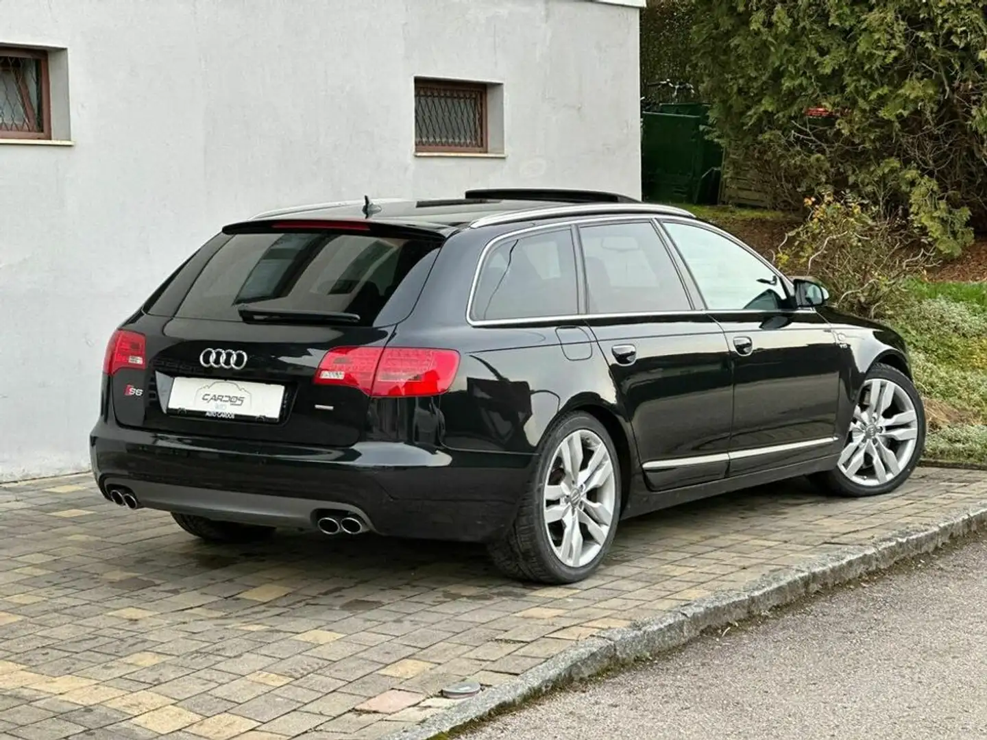 Vehicle image, number 10
