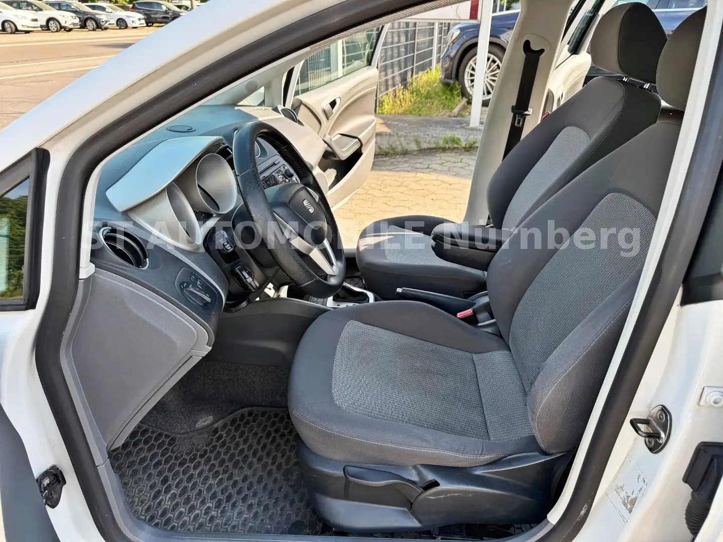 Vehicle image, number 12