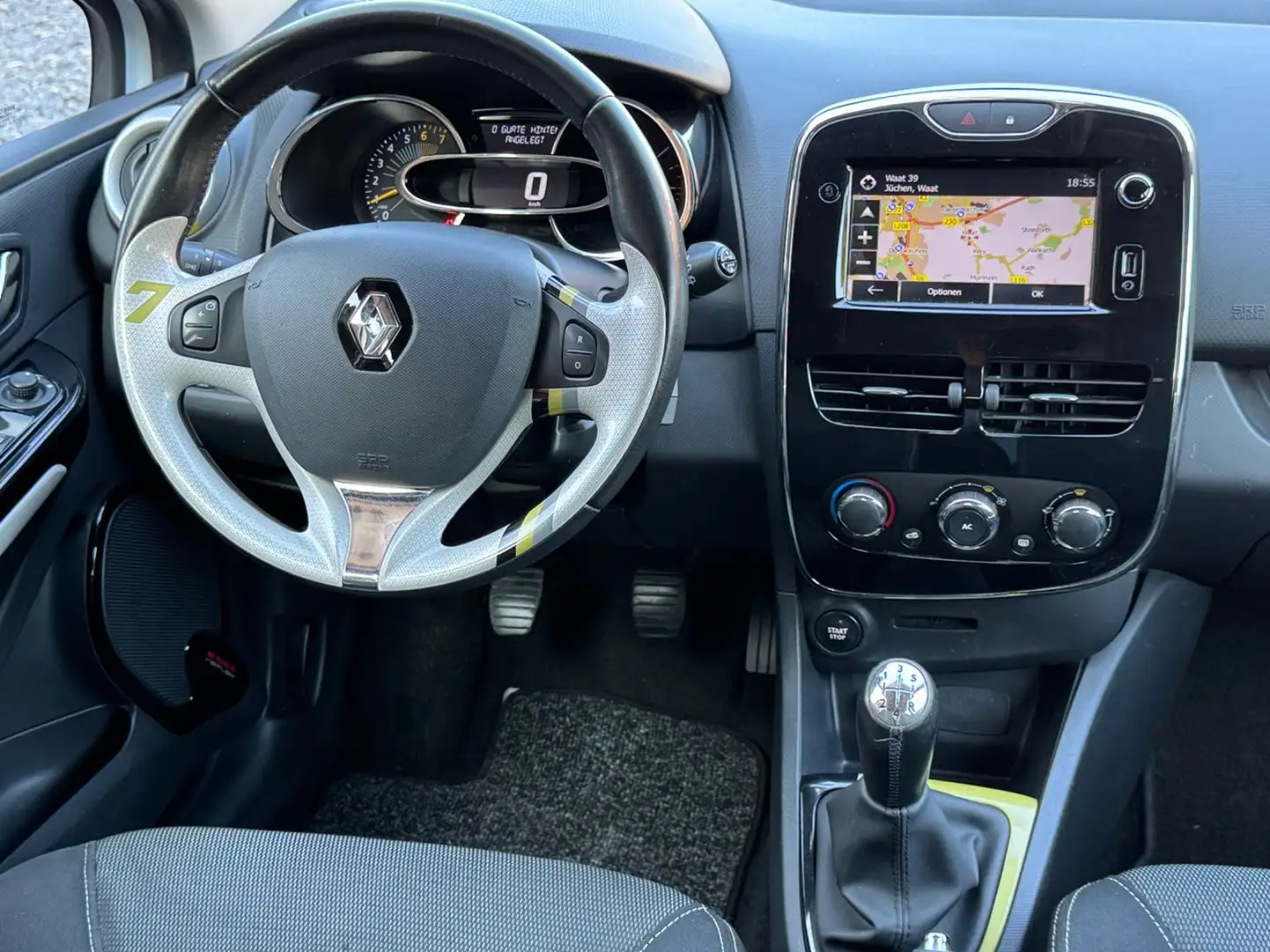 Vehicle image, number 8