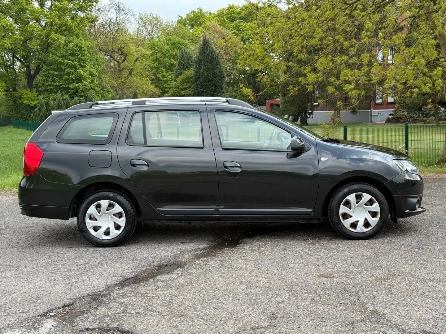 Vehicle image, number 9