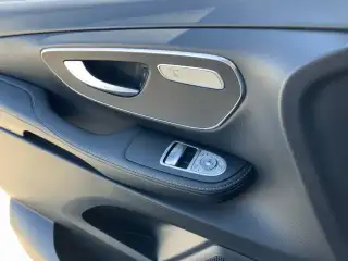 Vehicle image thumbnail, number 12