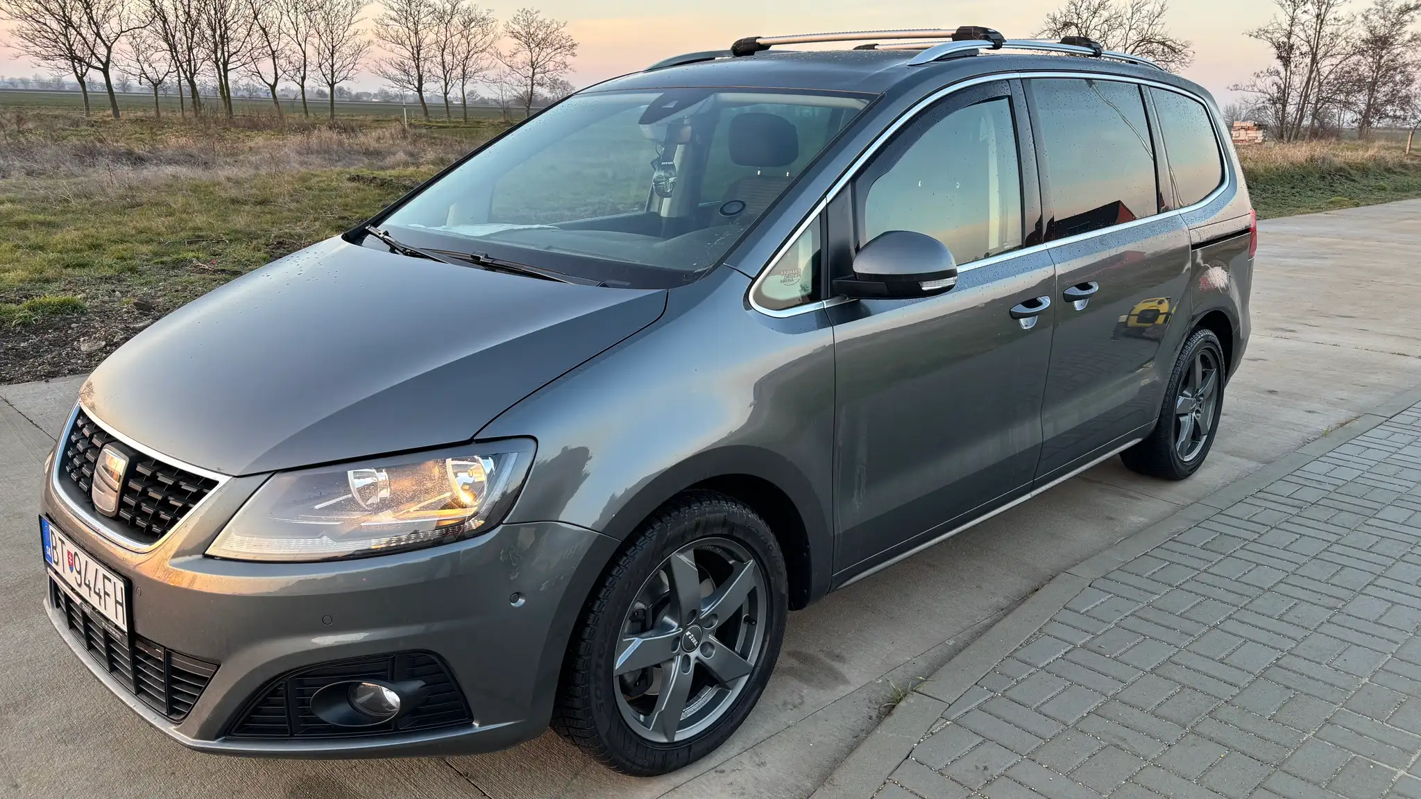 Vehicle image, number 9