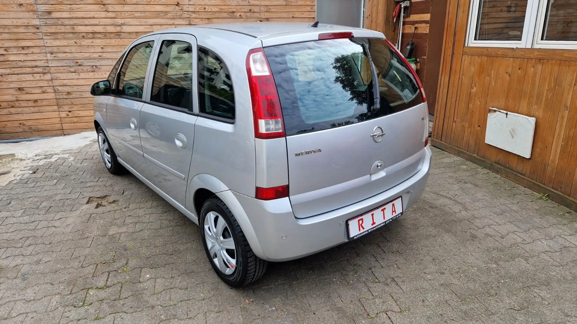 Vehicle image, number 6