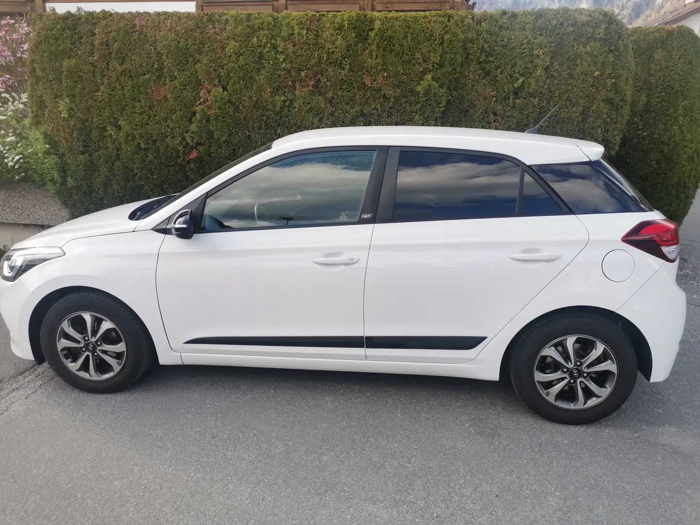 Vehicle image, number 4