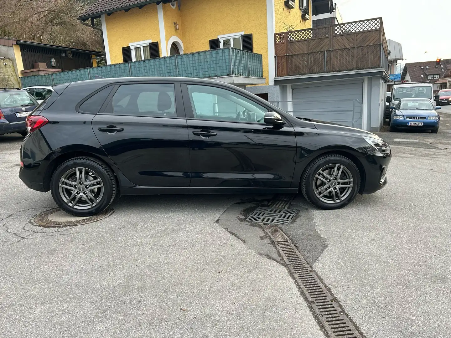 Vehicle image, number 11