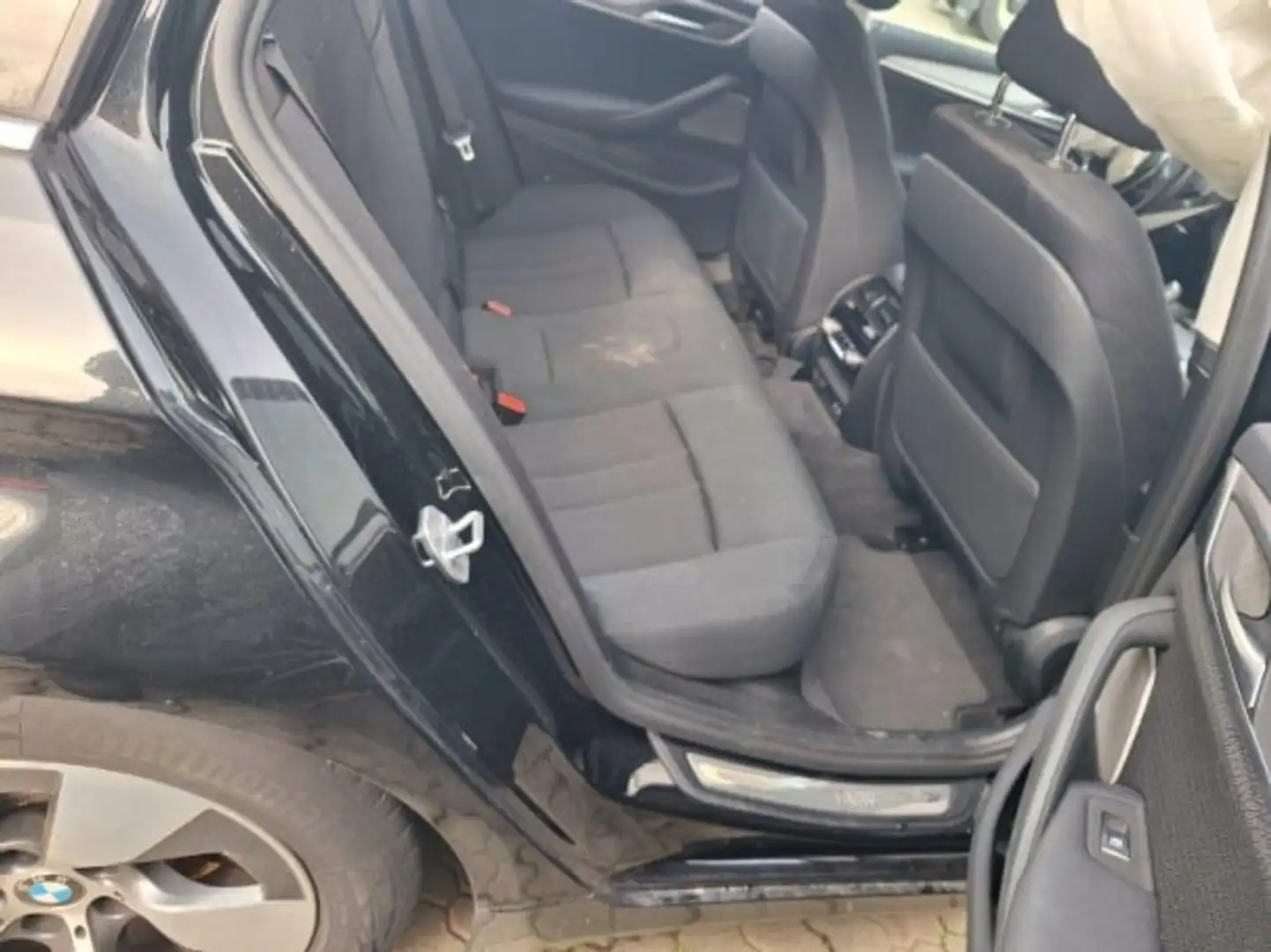 Vehicle image, number 9