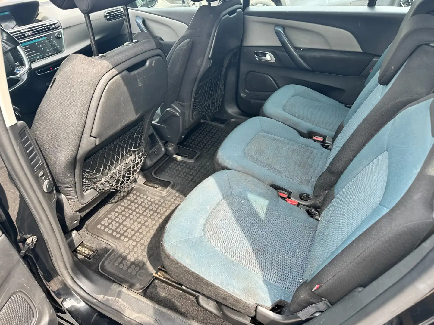 Vehicle image, number 8