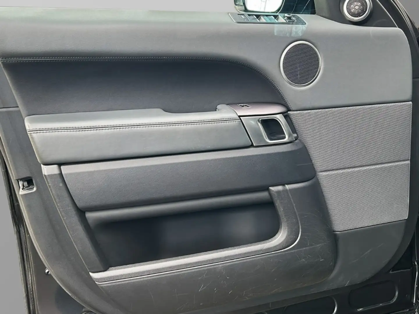 Vehicle image, number 10