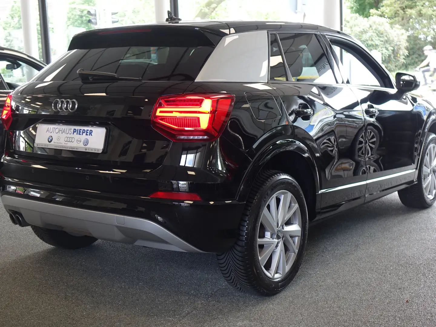 Vehicle image, number 3