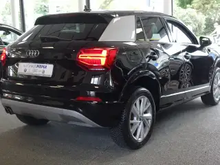 Vehicle image thumbnail, number 3