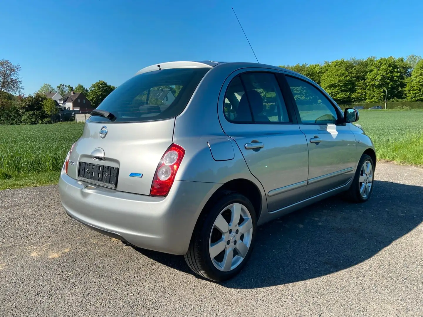 Vehicle image, number 6