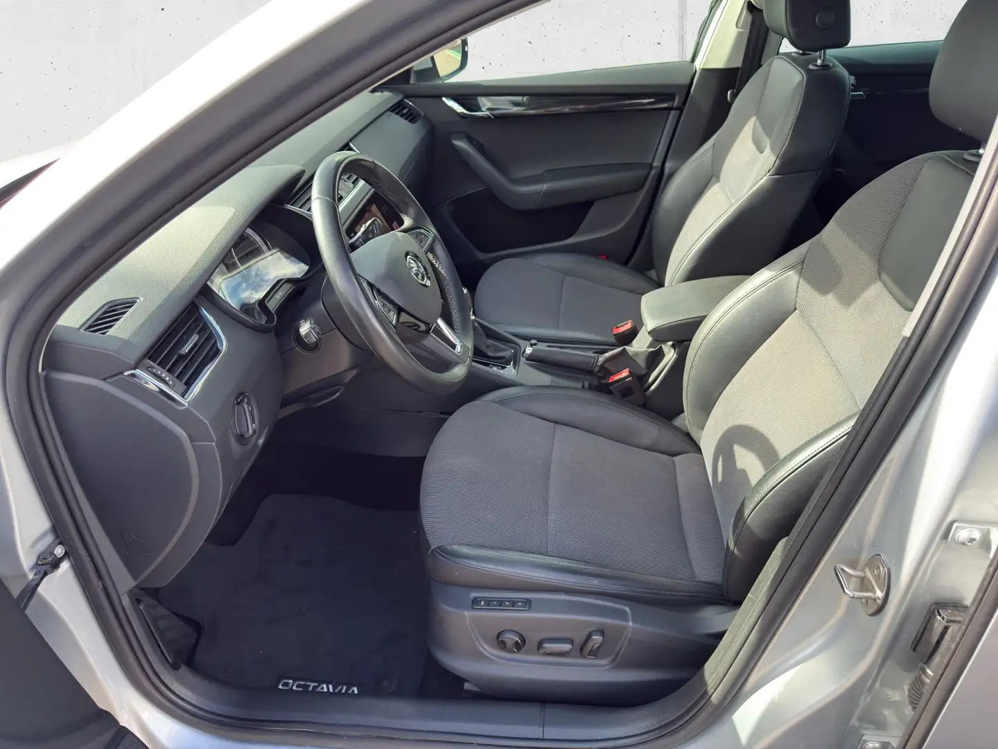 Vehicle image, number 7