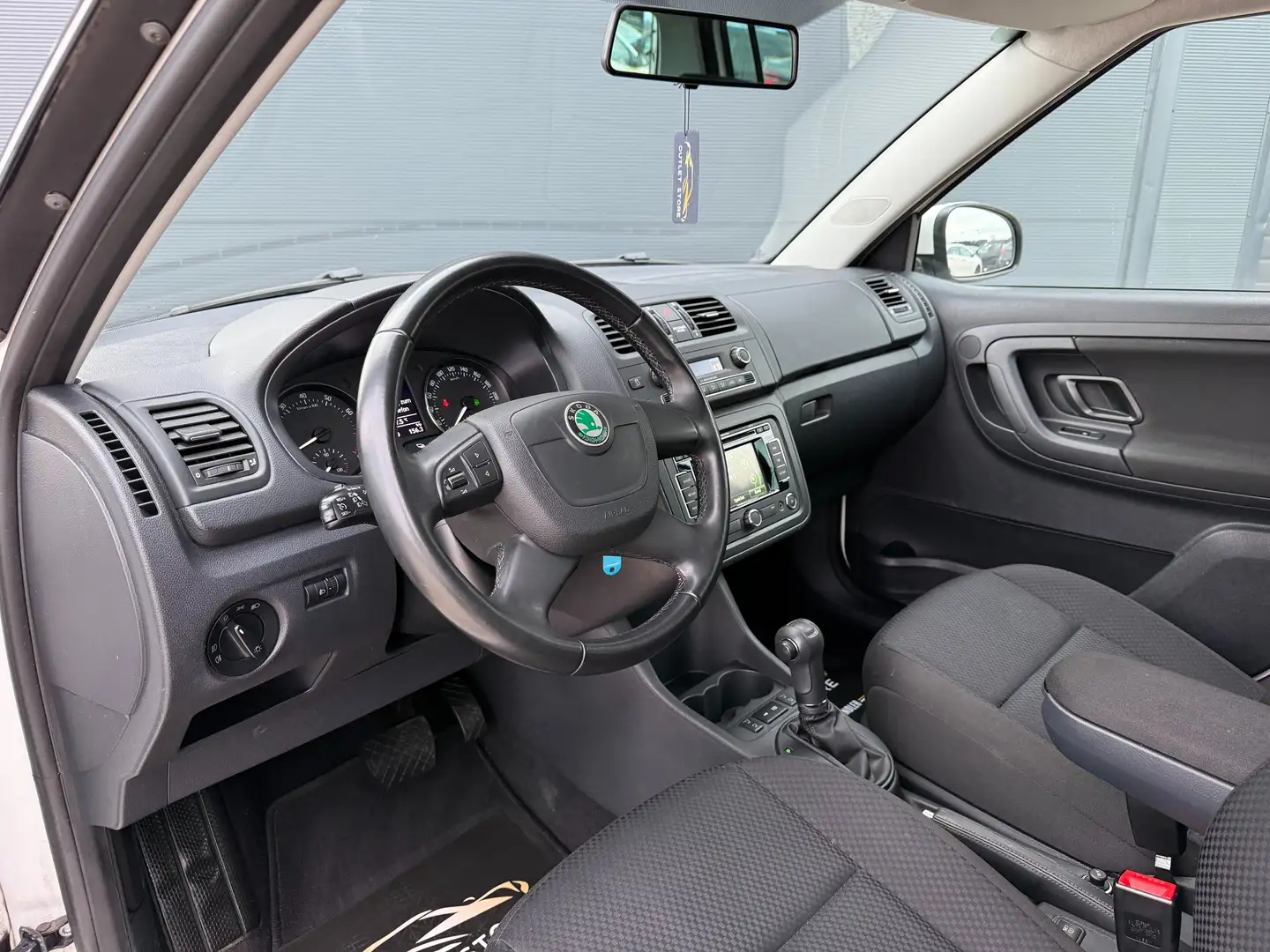 Vehicle image, number 8