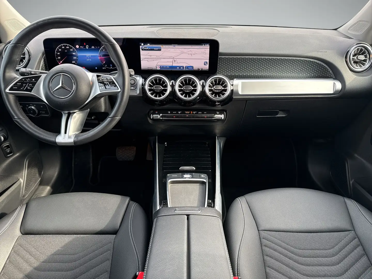 Vehicle image, number 8