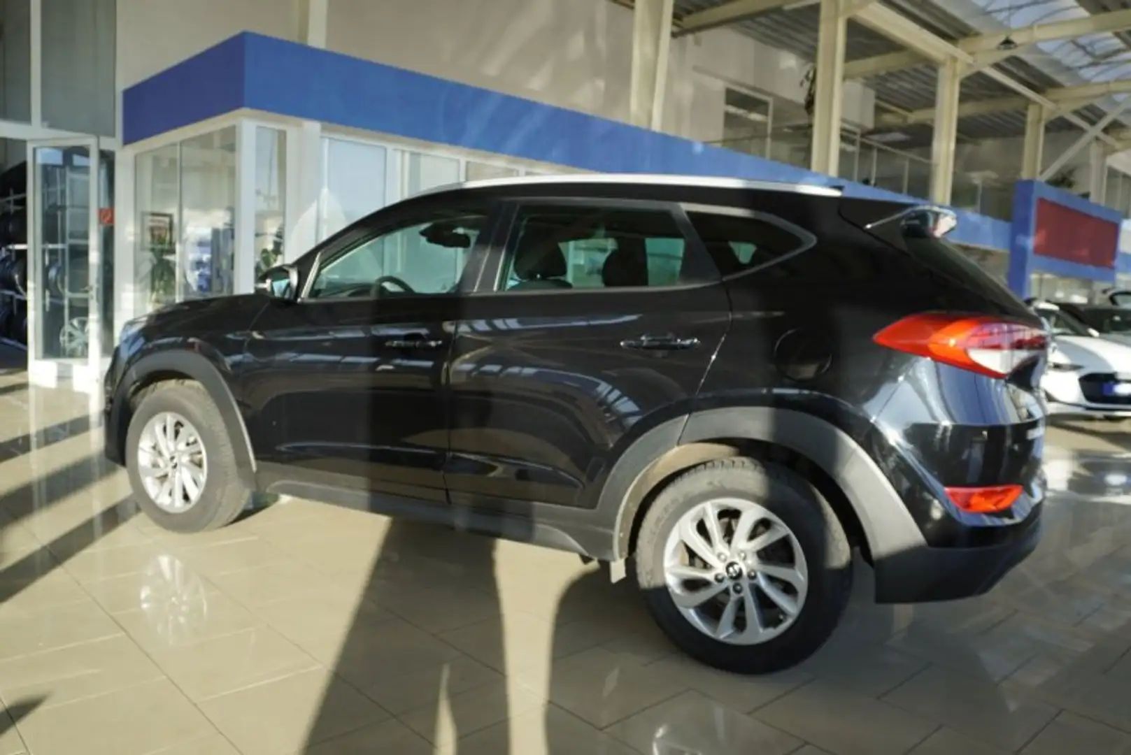 Vehicle image, number 6