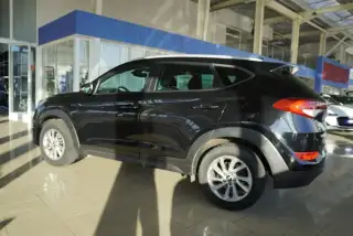 Vehicle image thumbnail, number 6