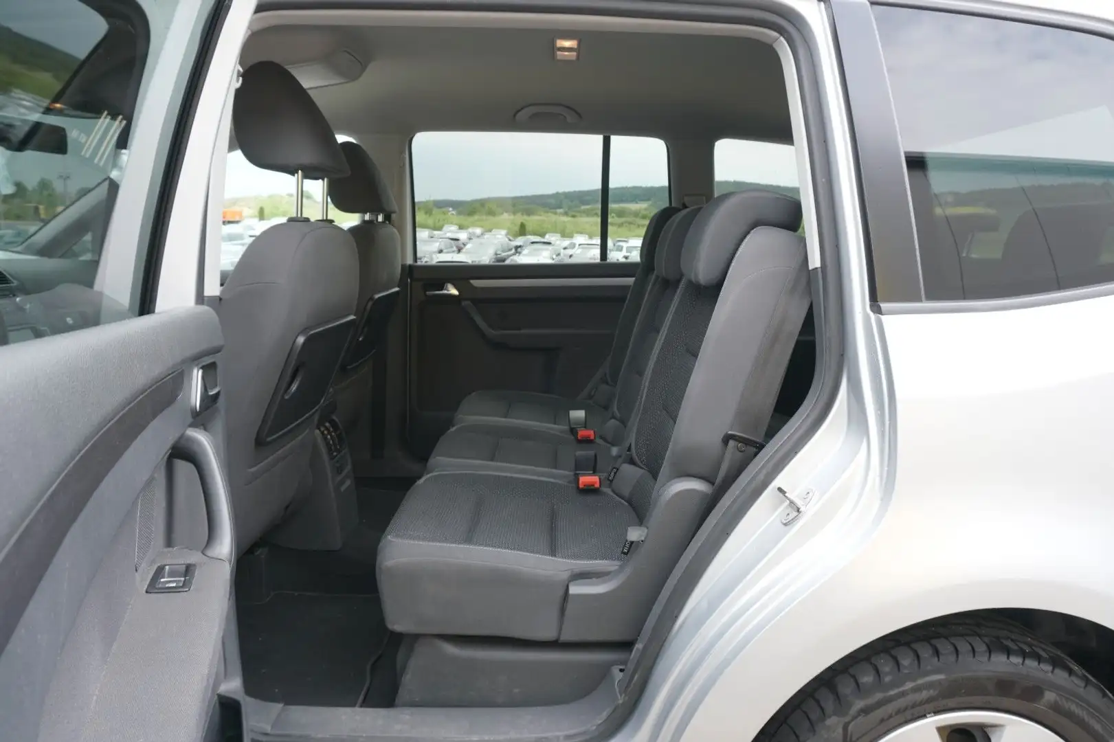Vehicle image, number 12